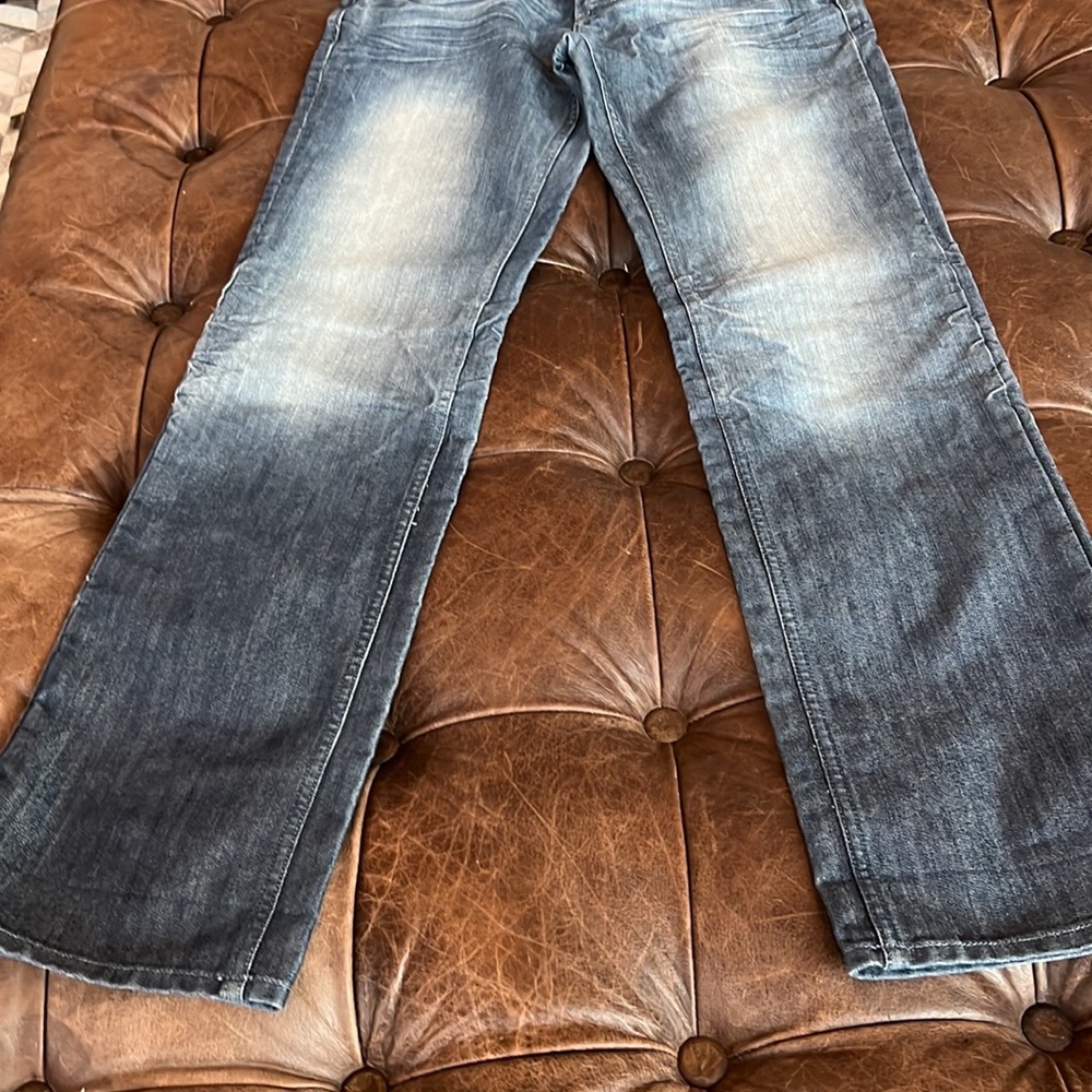Guess - Picture 6 of 7